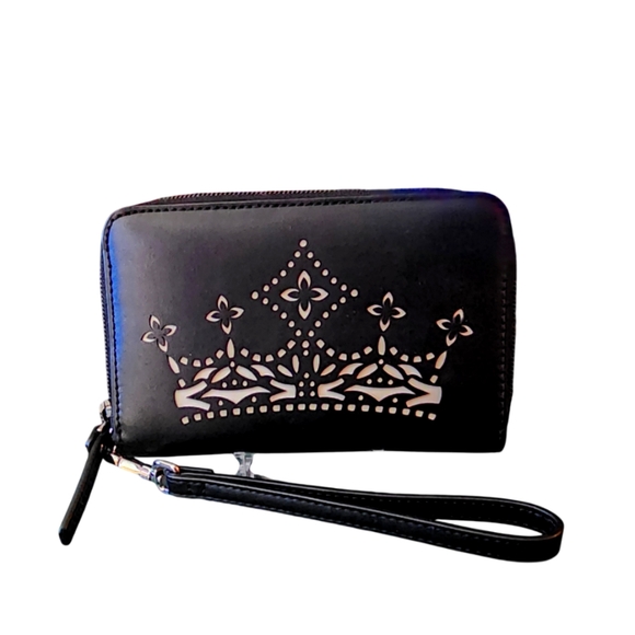 Vera Bradley Handbags - 💜Vera Bradley Black Wristlet with Crown Design